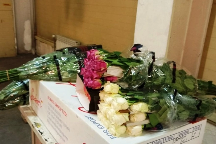 Они не пахнут? ЕС продолжает поставлять в Екатеринбург живые цветы