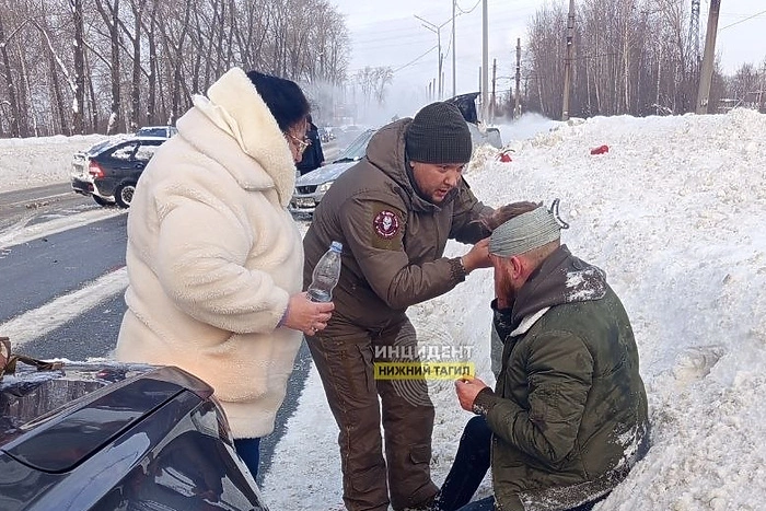 Медик ГУФСИН из Нижнего Тагила оказала жизненно важную помощь пострадавшему в ДТП