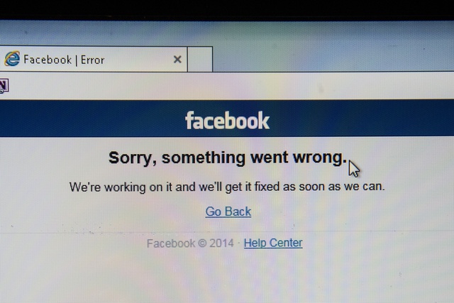 Facebook назвала причину часового сбоя