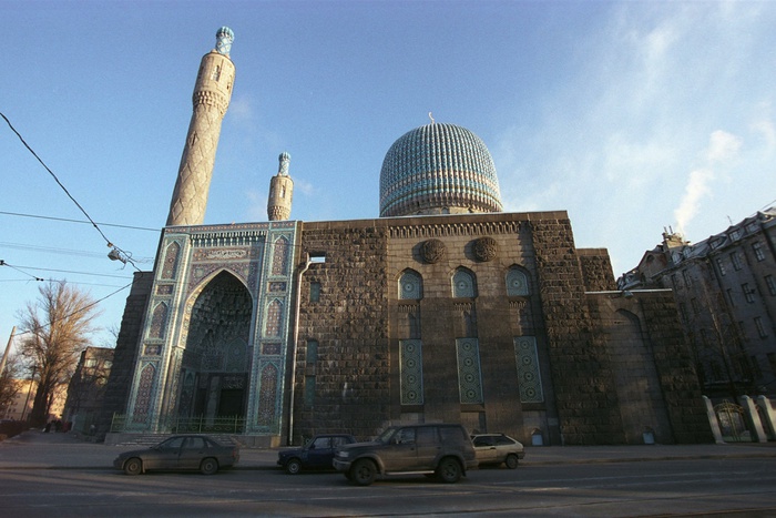 Голый наркоман устроил дебош в пермской мечети