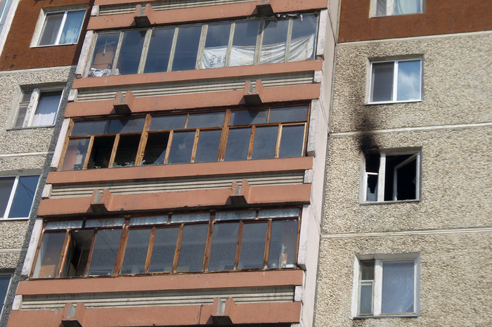В пожаре на улице Антона Валека в Екатеринбурге погиб мужчина