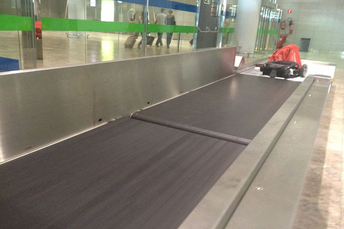 Пассажиры двух рейсов по прилету час ожидали свой багаж в аэропорту Кольцово