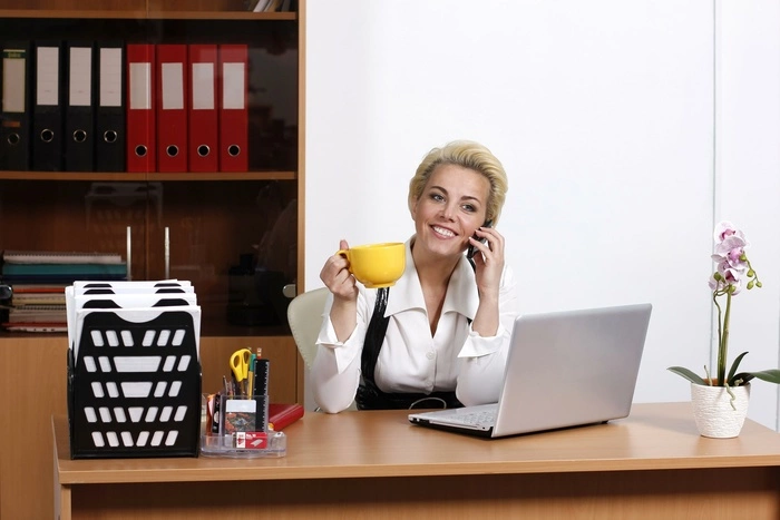 Рок-н-ролл в рабочей атмосфере, пончики и гироскутер: обзор лучших вакансий