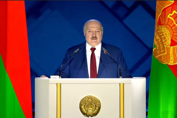 Лукашенко заявил белорусам, что реальная война возможна в двух случаях