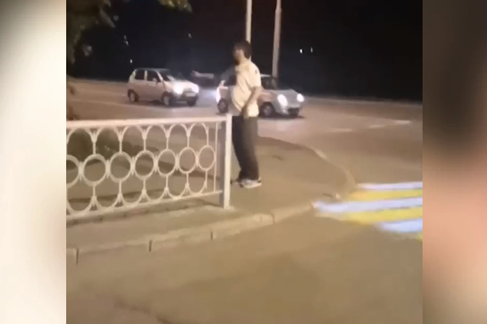 В центре Екатеринбурга пассажиры напали на водителя такси