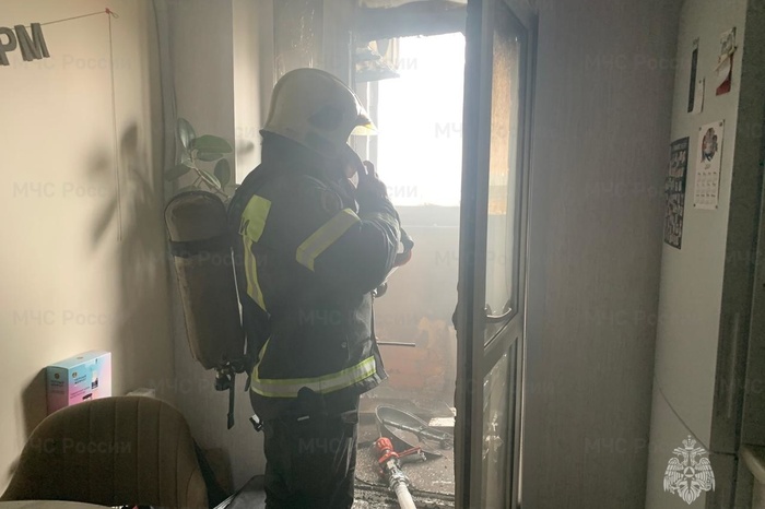 Электросамокат сгорел в квартире пятиэтажки на улице Техническая в Екатеринбурге (ФОТО)