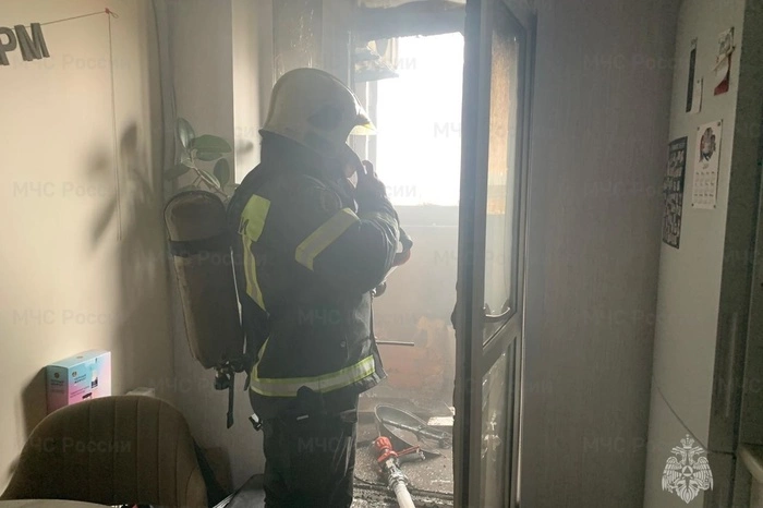 Электросамокат сгорел в квартире пятиэтажки на улице Техническая в Екатеринбурге (ФОТО)