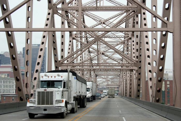 В США водитель сорвался с моста, следуя указаниям GPS-навигатора