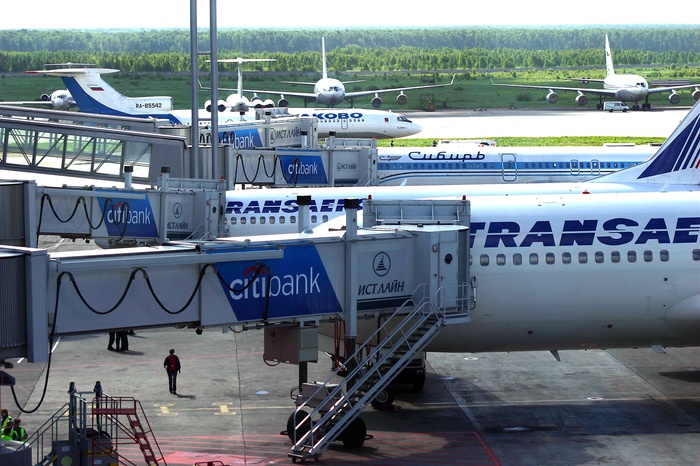 Пассажиру стало плохо при посадке в самолет в «Домодедово»