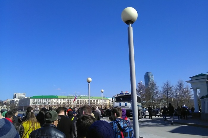 Полиция нагрянула к организаторам шествия сторонников Навального в Екатеринбурге