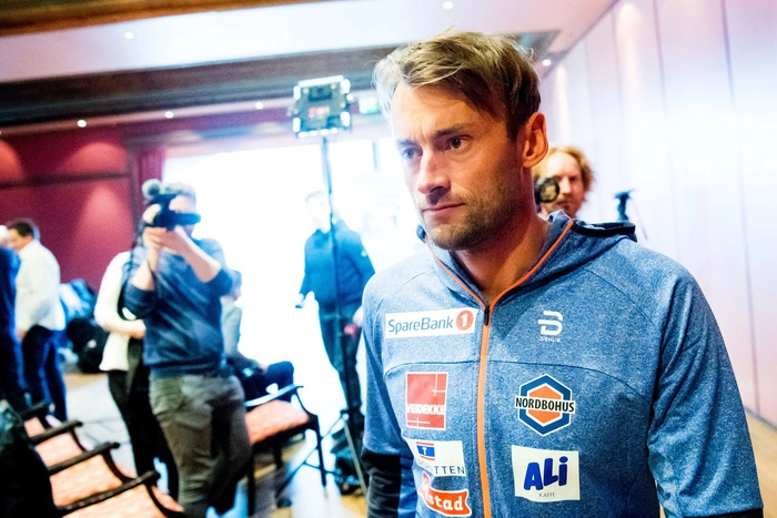 Норвежцы подселили в отель сборной России заразного лыжника