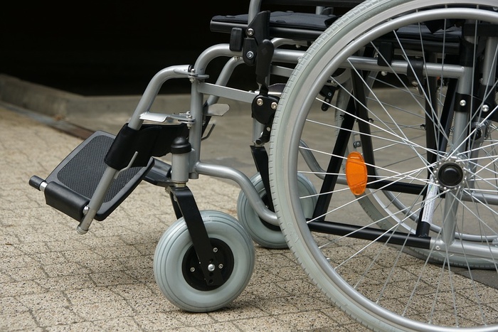 В Екатеринбурге у ребёнка-инвалида украли коляску