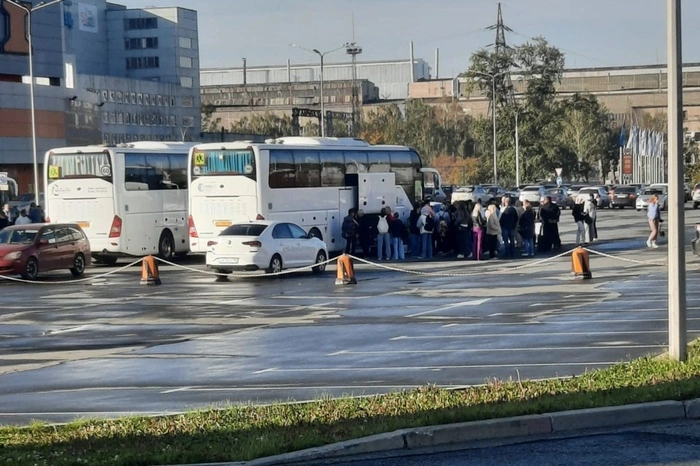 Екатеринбургским школьникам дали путёвки в санаторий, а потом не взяли туда
