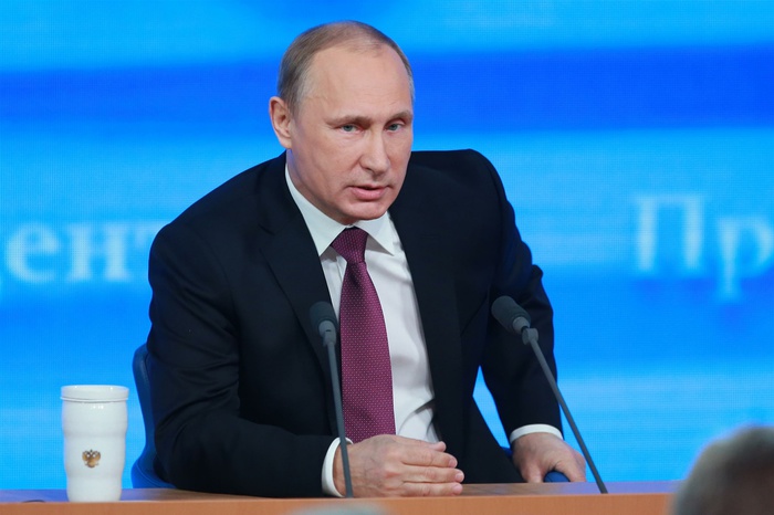 Половина россиян заподозрила окружение Путина в сокрытии от него правды