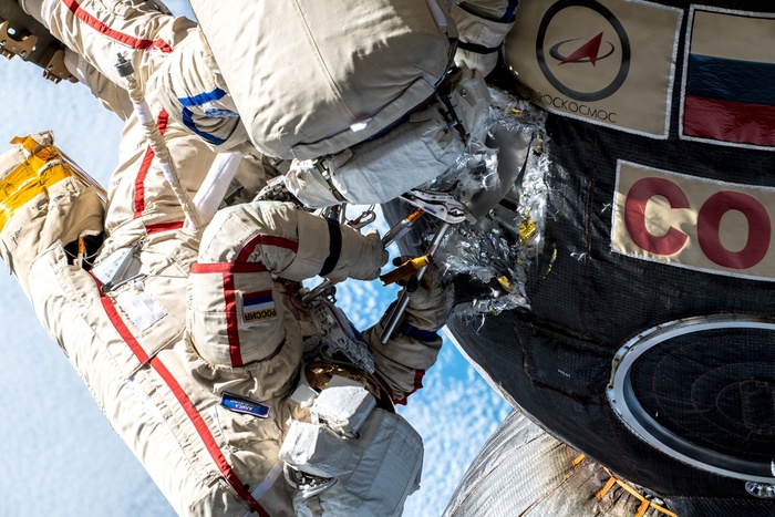 Выход космонавтов-уральцев в открытый космос отложен второй раз подряд