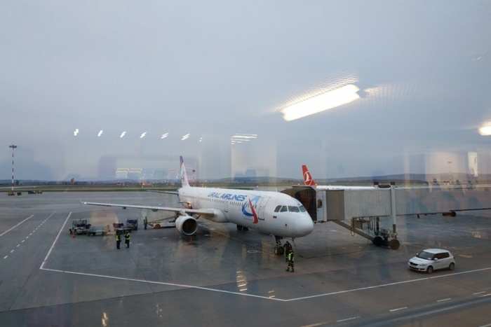В Екатеринбурге задерживают рейсы из-за беспорядков в аэропорту Махачкалы