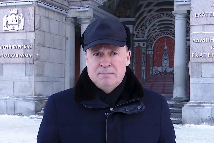 Мэр Екатеринбурга сообщил, почему город так плохо убран от снега