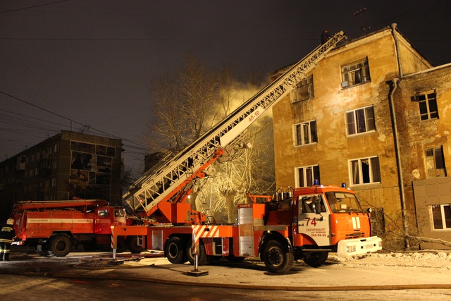 В Екатеринбурге ночью горело общежитие