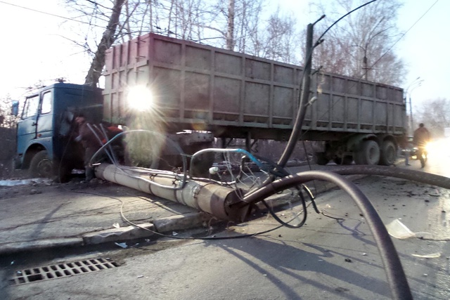 Из-за аварии на Щербакова троллейбусы простояли 2 часа