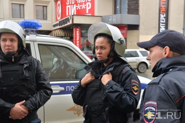 «Заминировано 56 зданий»: Екатеринбург накрыла массовая эвакуация