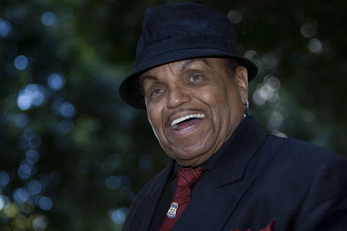 Отец Майкла Джексона подверг сына химической кастрации ради высокого голоса