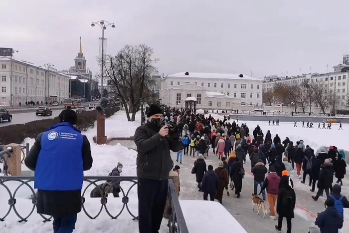В Челябинске пенсионерка сломала руку во время шествия в поддержку Алексея Навального