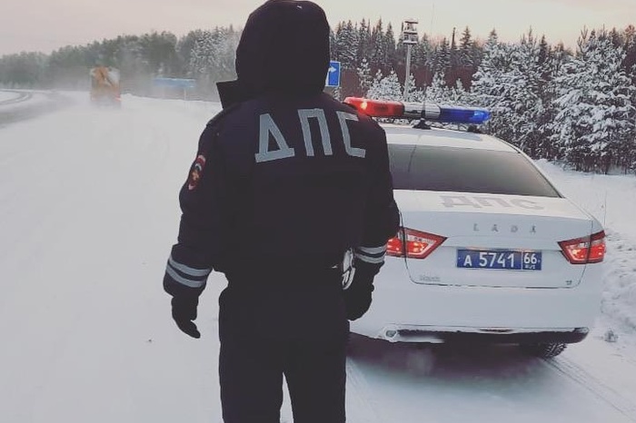 В Екатеринбурге разыскивают виновника ДТП, из-за которого серьёзно пострадала пассажирка