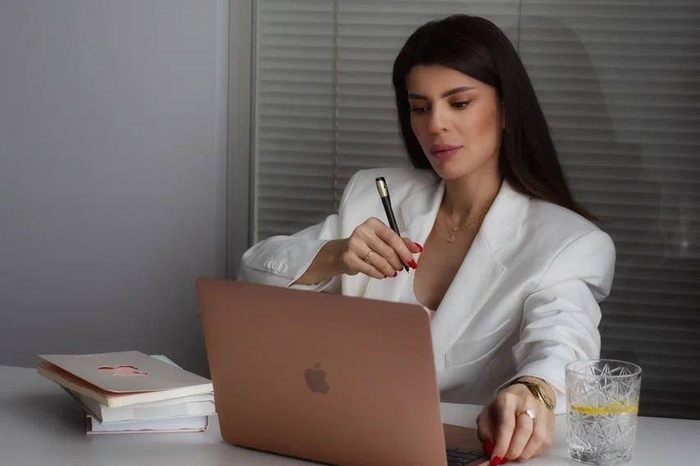 Муж свердловской блогерши ушёл добровольцем на фронт