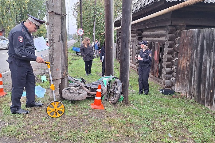 Мотоциклист погиб в Алапаевском районе, въехав в опору ЛЭП