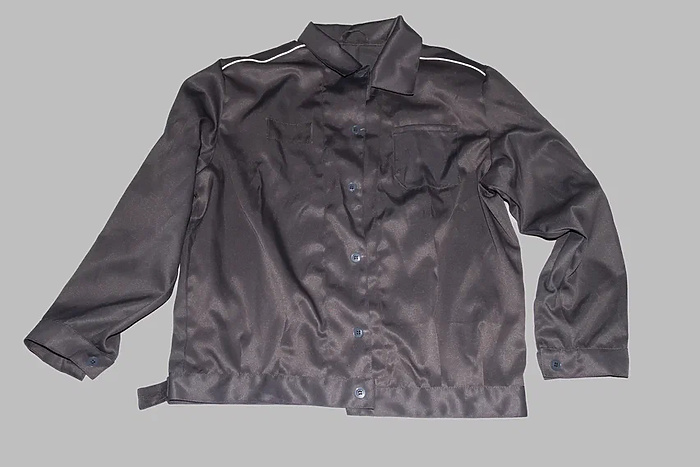 «Без примерочных». Осужденные свердловской ИК-46 шьют костюмы для других осужденных