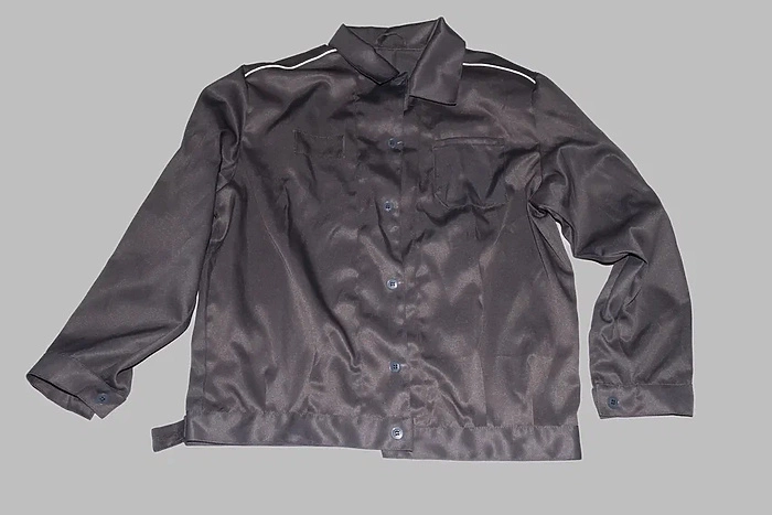 «Без примерочных». Осужденные свердловской ИК-46 шьют костюмы для других осужденных