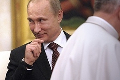 Мир восхищается В.Путиным больше, чем Папой Римским