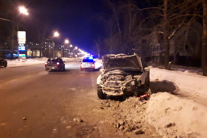 В Свердловской области в результате ДТП ребёнка выбросило из автомобиля