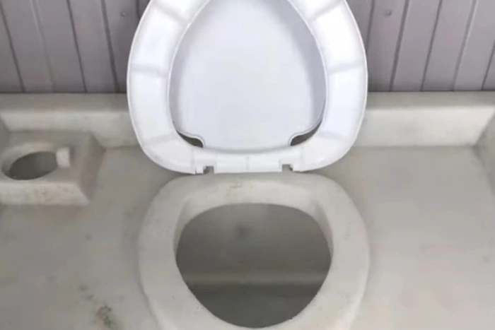 «Что там интересного?» Посетительница «Гринвича» рассказала о подглядывании в туалете