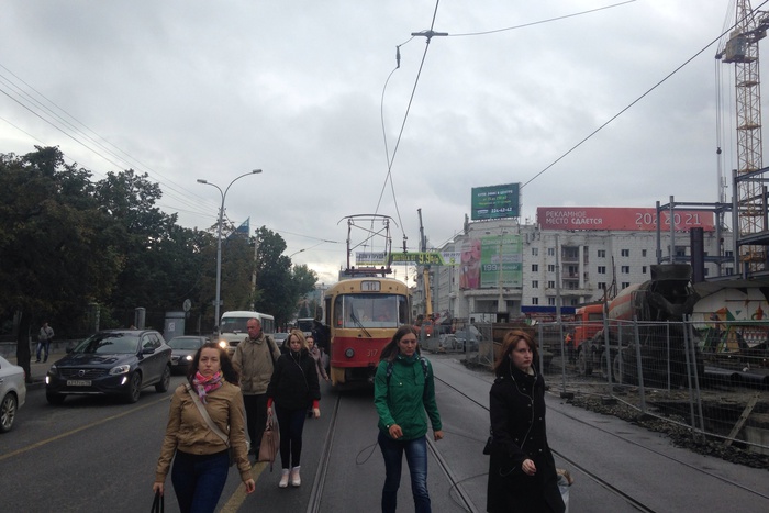 Закрыто движение трамваев по 8 Марта от Цирка в сторону Радищева
