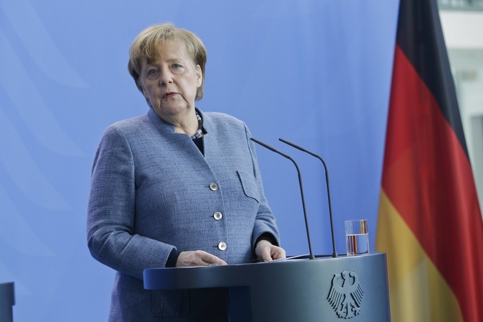 Меркель объяснила разницу подходов Германии и Украины к «Северному потоку-2»