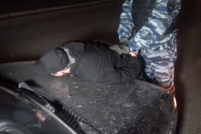 В Екатеринбурге задержали молодых людей, которые занимались распространением наркотиков