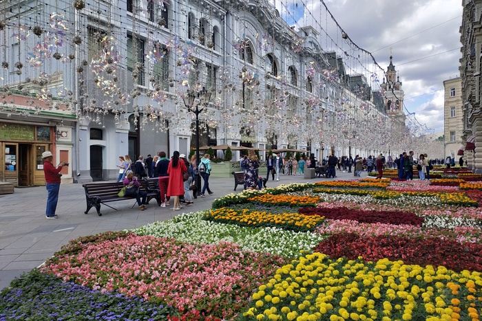 В России могут ослабить режим самоизоляции на время майских праздников