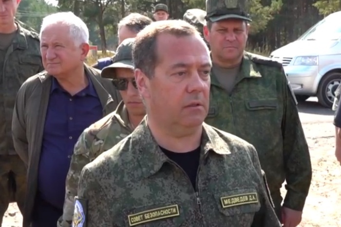 Медведев назвал арестованных в Уфе за подготовку теракта иностранных студентов уродами