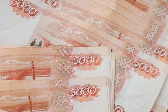 Средняя зарплата в Свердловской области составила 62 718 рублей