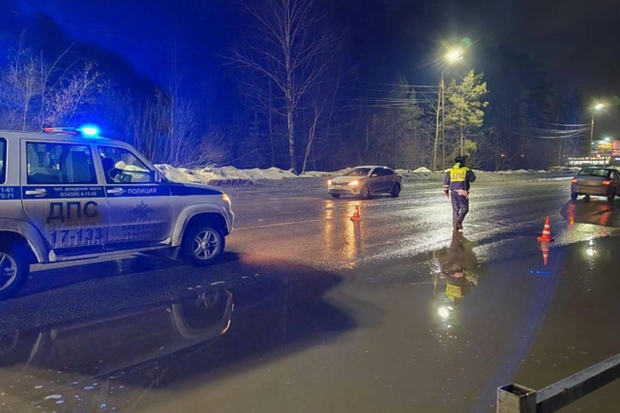 Под Екатеринбургом легковушка насмерть сбила пенсионерку у пешеходного перехода