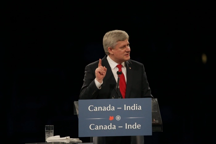 Премьер Канады связал возвращение России в G8 с уходом Путина