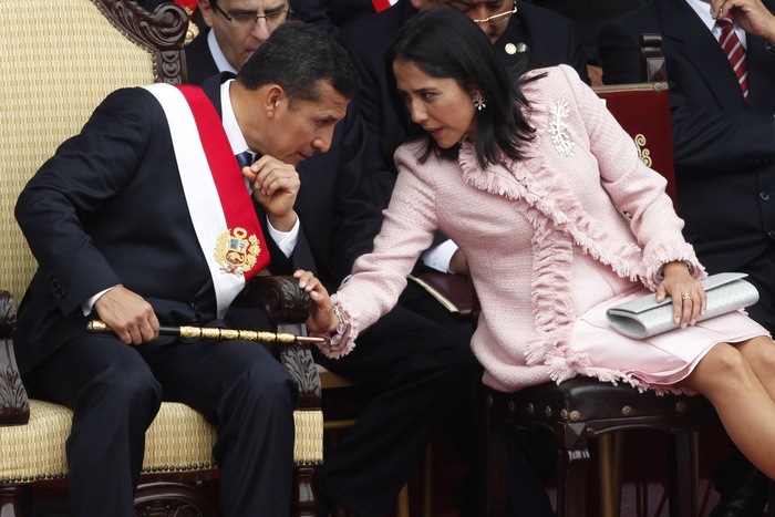 Первая леди Перу подозревается в финансовых махинациях