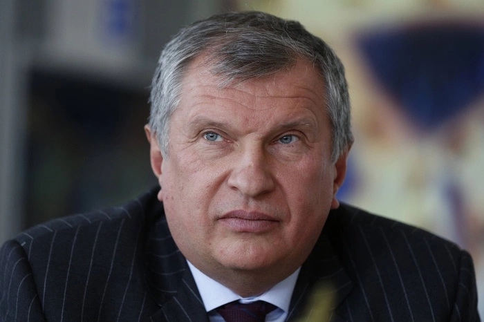 СМИ показали «корзинку с колбасой» от Сечина