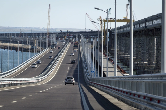 Европарламент заявил, что Крымский мост понизил уровень моря