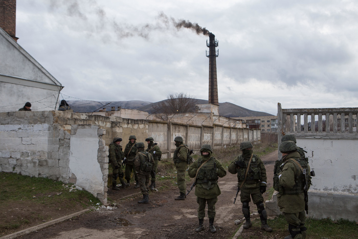 Обливший краской памятник «Вежливым людям» в Крыму оказался украинцем