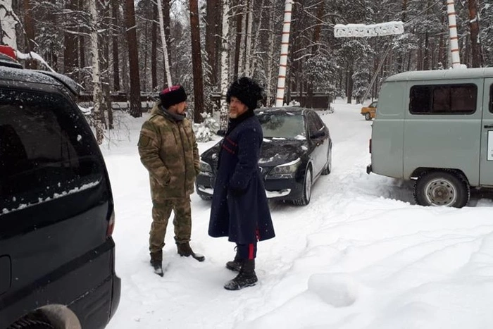 Казаки снова приехали на лед Балтыма, чтобы помешать дрифтерам устраивать гонки
