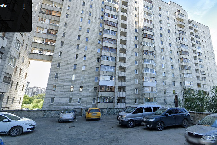 В Екатеринбурге ограблен еще один дом, жильцы которого разуваются в подьезде (ВИДЕО)