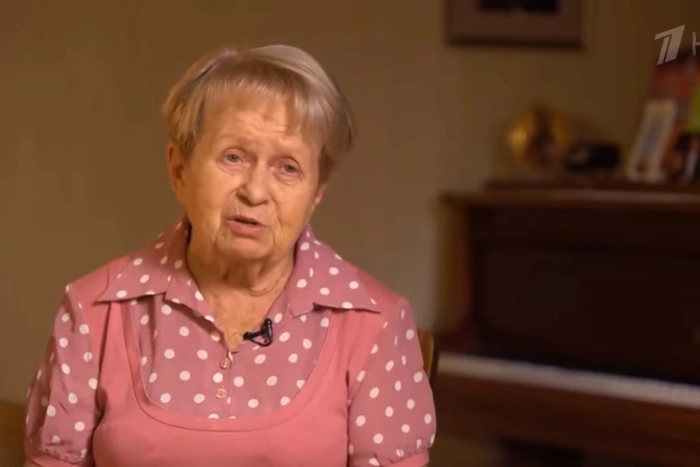 Пахмутову и Добронравова выписали из больницы после COVID-19