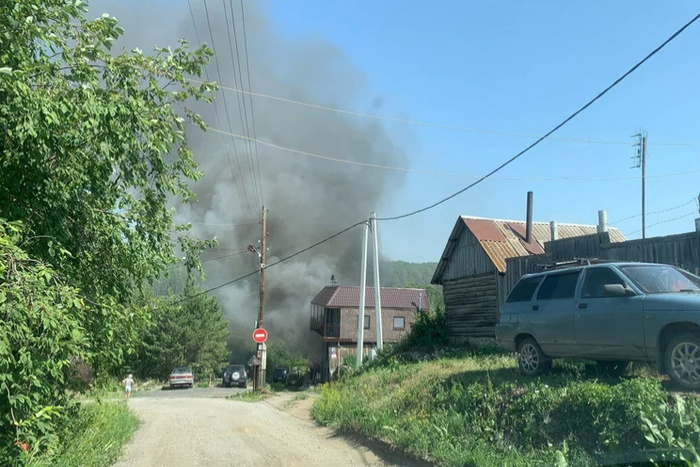 В Каменске-Уральском произошёл мощный пожар в бане